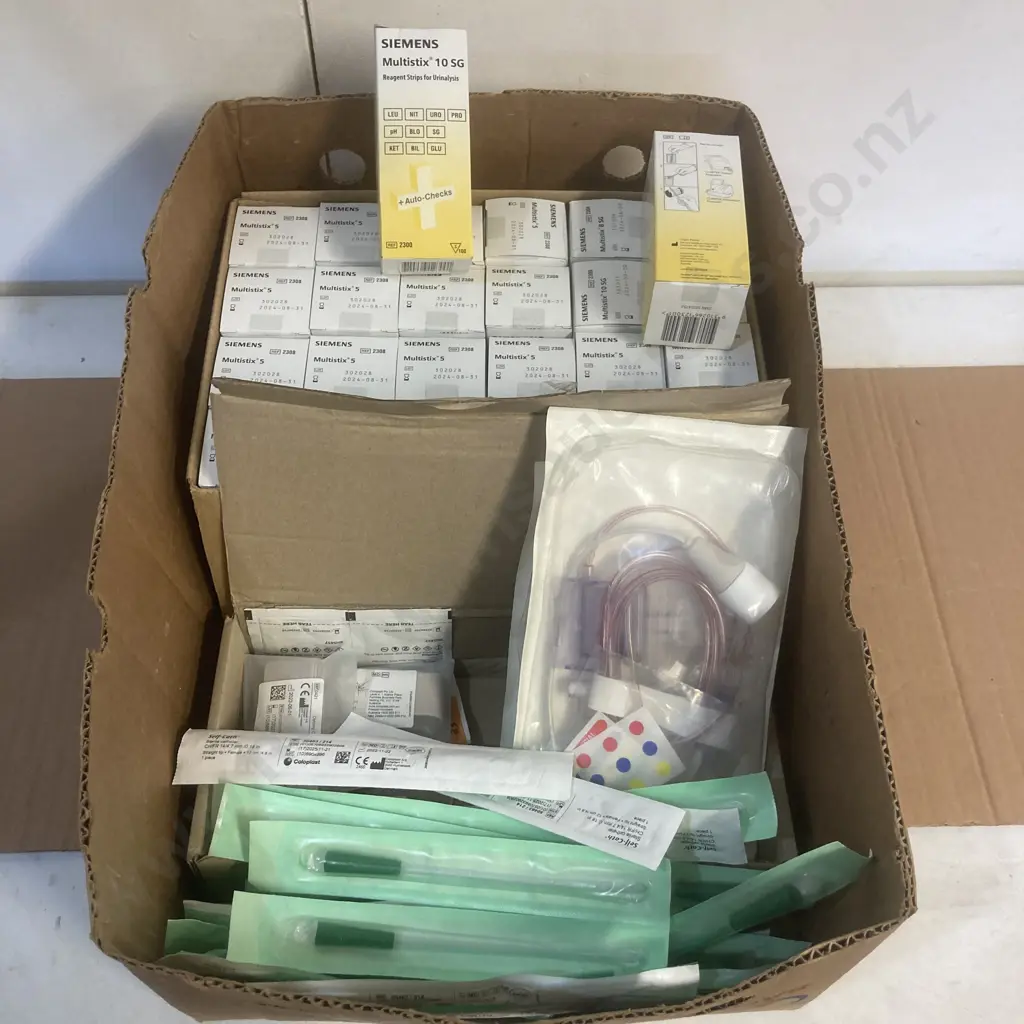 Box Lot Medical Sundries Image 1++