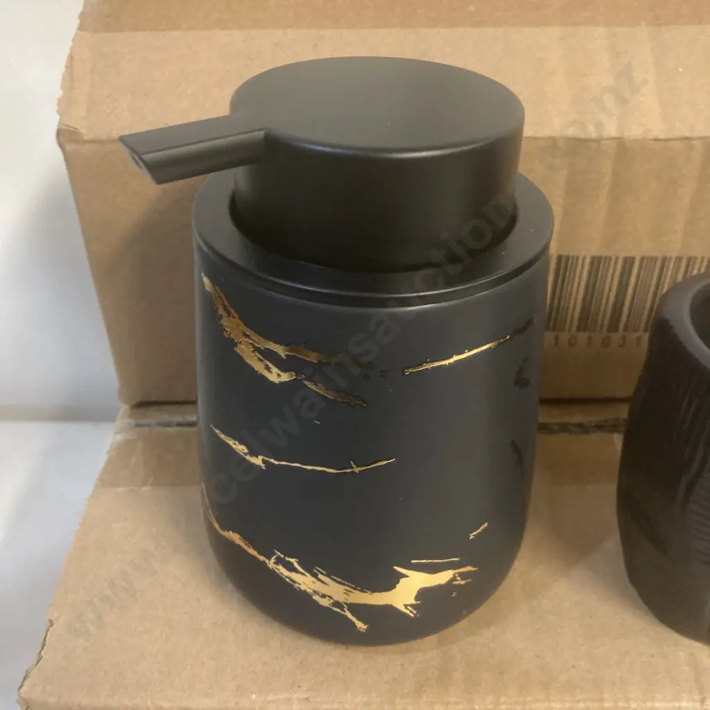 Lot of 6 Black & Gold Ceramic Soap Dispensers & 4 Black Ceramic Toothbrush Holders Image 1++