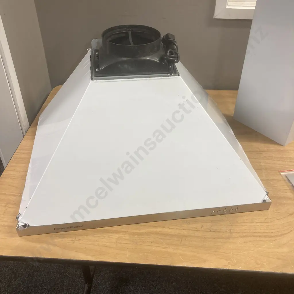 Fisher & Paykel 60cm Canopy Rangehood With Manual (Never Installed), HC60PCHTX Image 1++