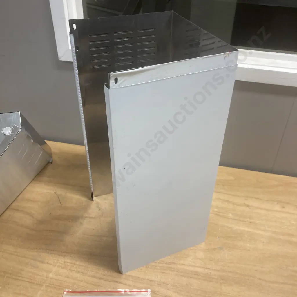 Fisher & Paykel 60cm Canopy Rangehood With Manual (Never Installed), HC60PCHTX Image 1++