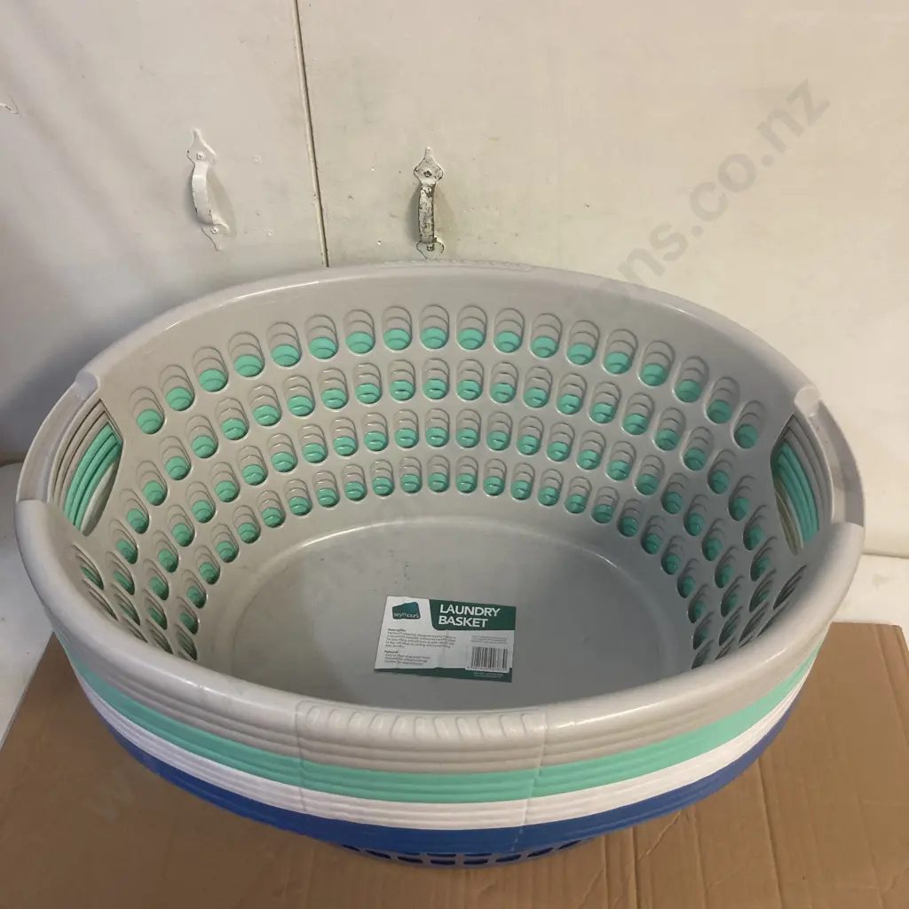 Lot of 12 Seymour's Snazzee Oval Laundry Baskets, Assorted Colours Image 1++