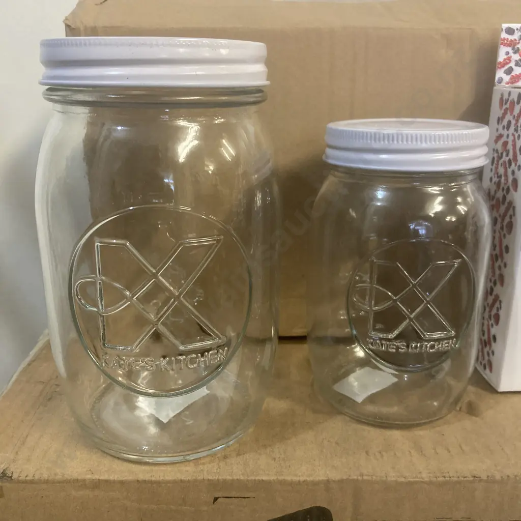 Kates Kitchen Embossed Preserving Jars, 12x500ml, 12x1LT & 12 Boxes of 6x70mm Jar Crew Lids Image 1++