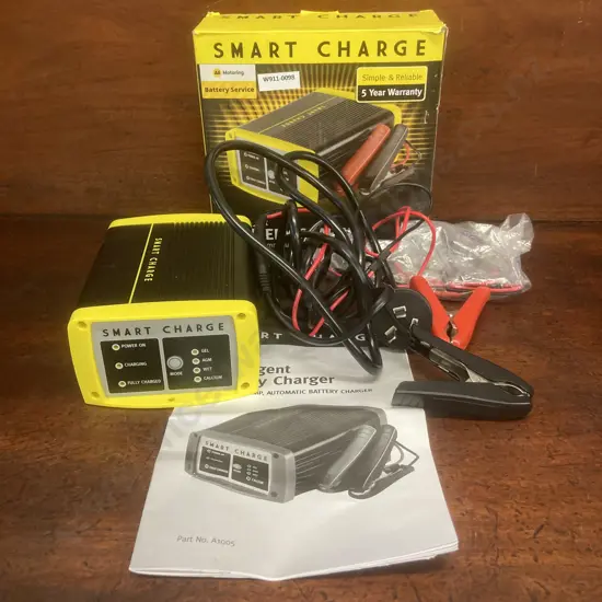 AA Motoring Smart Charge Battery Charger - 12 Volt, 4 Amp, (fully automatic battery charger with 7 charge stages)