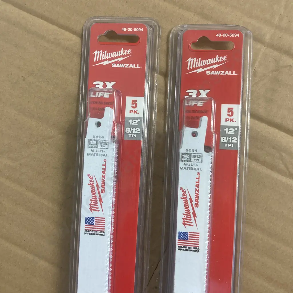 Pair of Milwaukee 48005094 300MM 8/12 TPI SAWZALL™ BLADES (5 PK) Image 1++