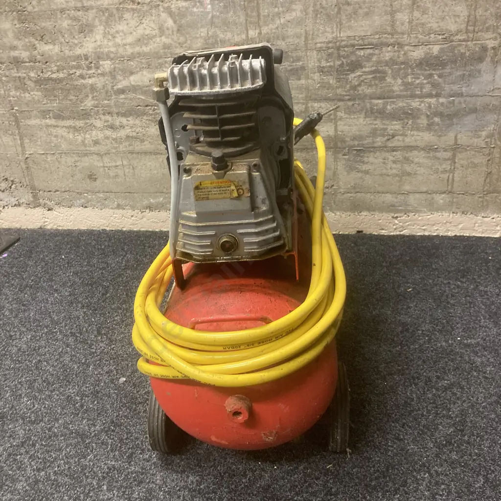 Mechpro MP2540 2.5Hp/40Lt Direct Drive Air Compressor With Dust Gun & Hose Image 1++