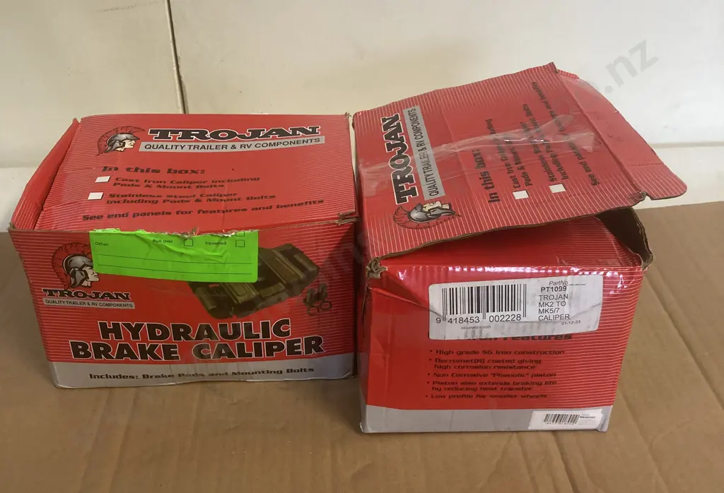 Pair of Trojan Hydraulic Brake Calipers #R9347502 Image 1++