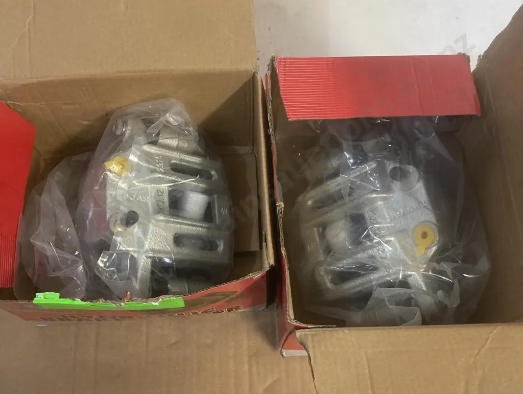 Pair of Trojan Hydraulic Brake Calipers #R9347502 Image 1++