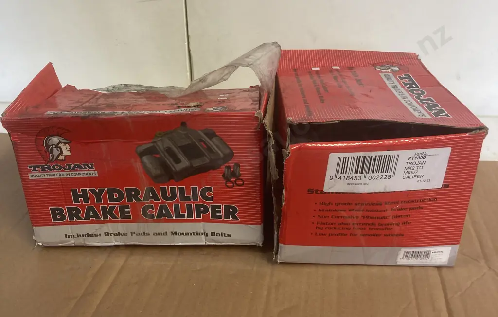 Pair of Trojan Hydraulic Brake Calipers #R9347502 Image 1++