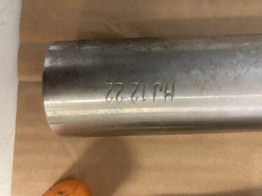 Stub Axles x 3 Stamped HJ 1222 & Bag of 20 Grease Caps Image 1++