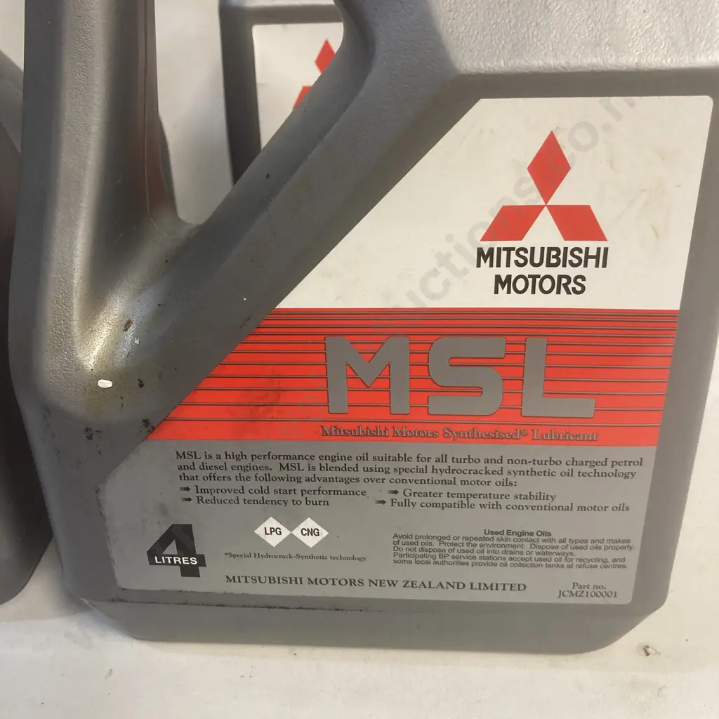 Mitsubishi Motors MSL High Performance Engine Oil, 4 x 4 Litres Image 1++