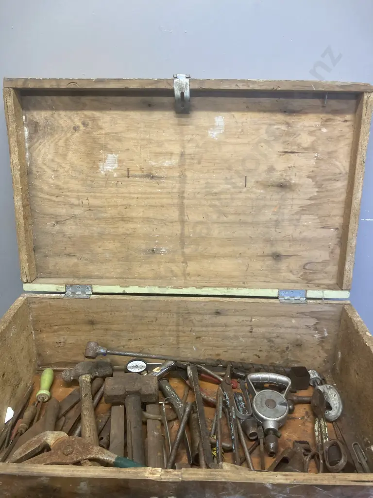 Vintage Hinged Wooden Case & Tools Image 1++