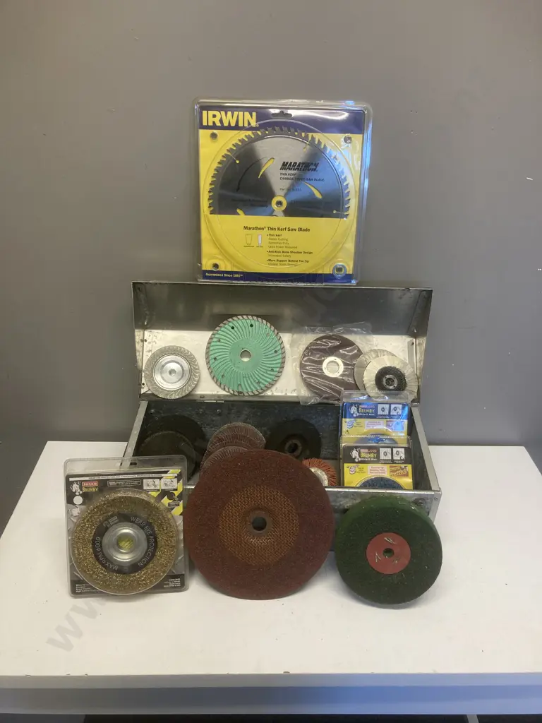 Steel Toolbox, Assorted Sanding, Cutting, Polishing Discs, Circular Saw Blade Etc Image 1++