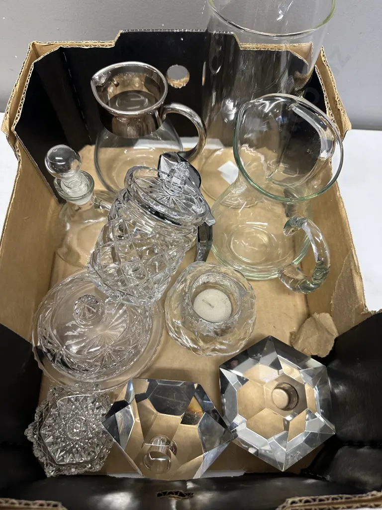Assorted Crystal & Glass Ware Image 1++