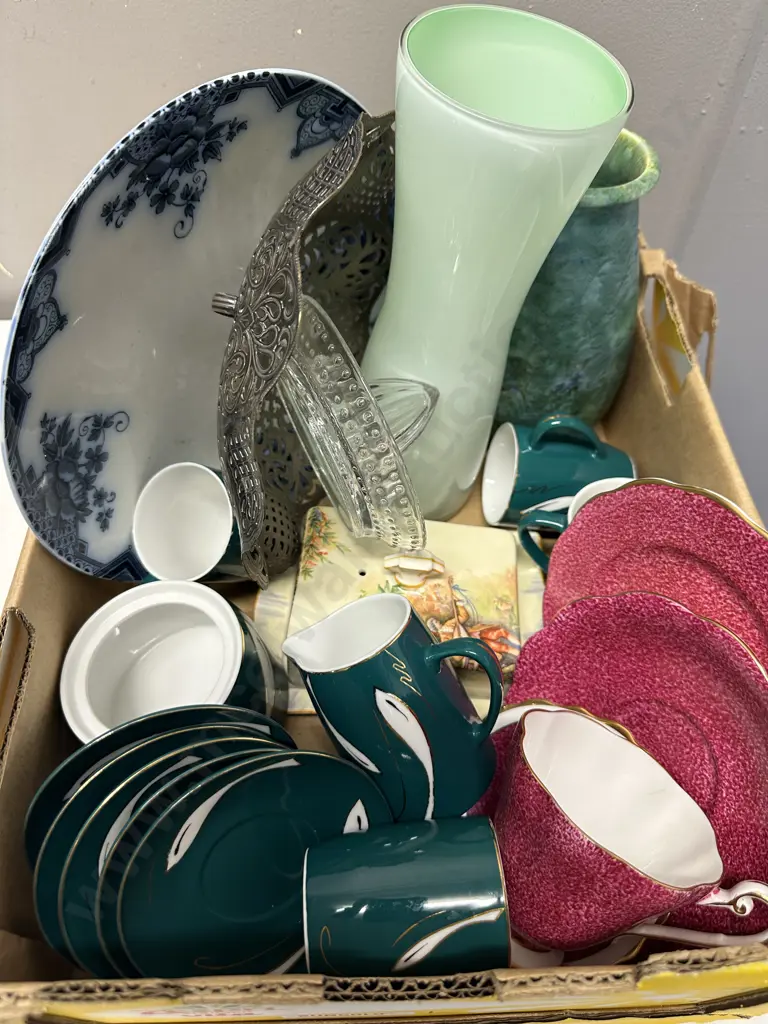 Box Of China And Glass Items Image 1++