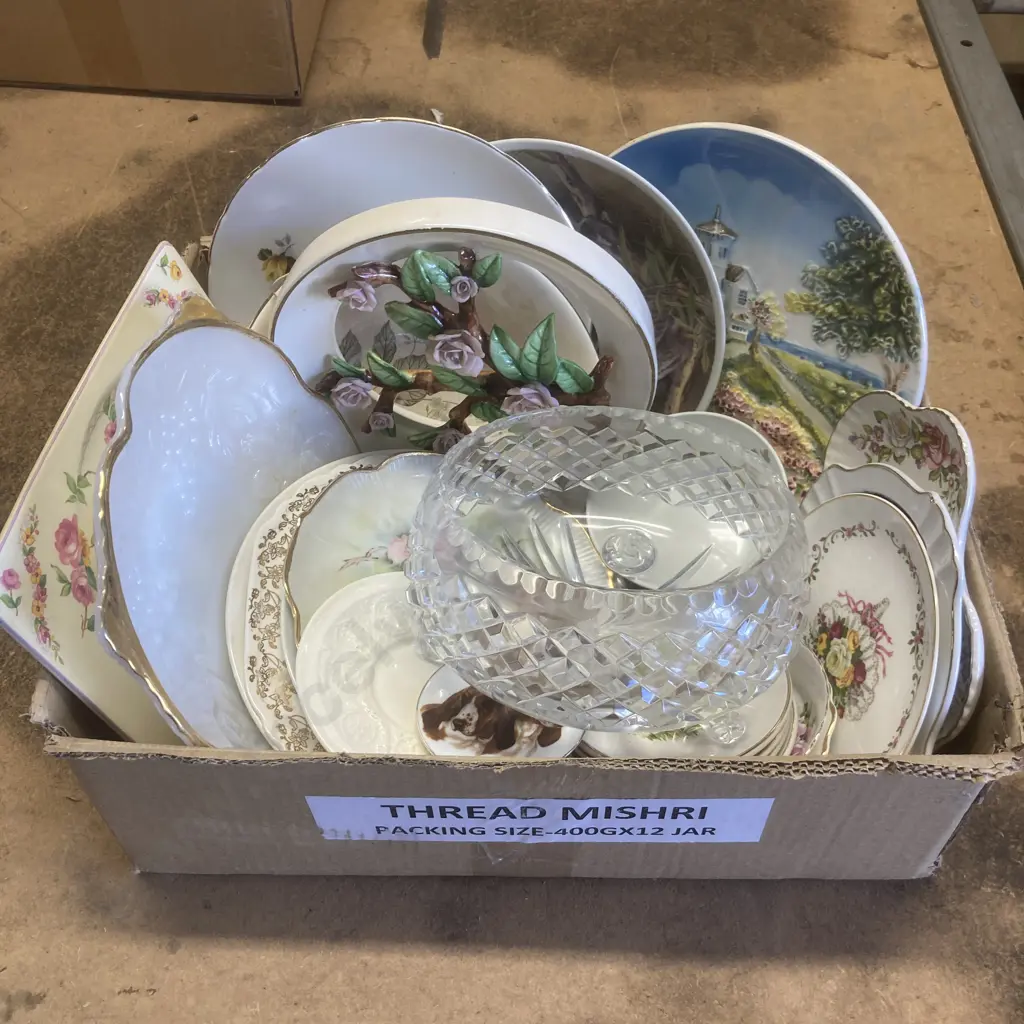 Box Lot China & Glassware Image 1++