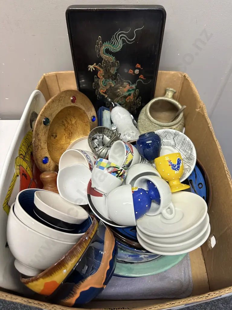 Box Of Assorted Crockery, Pottery Etc Image 1++