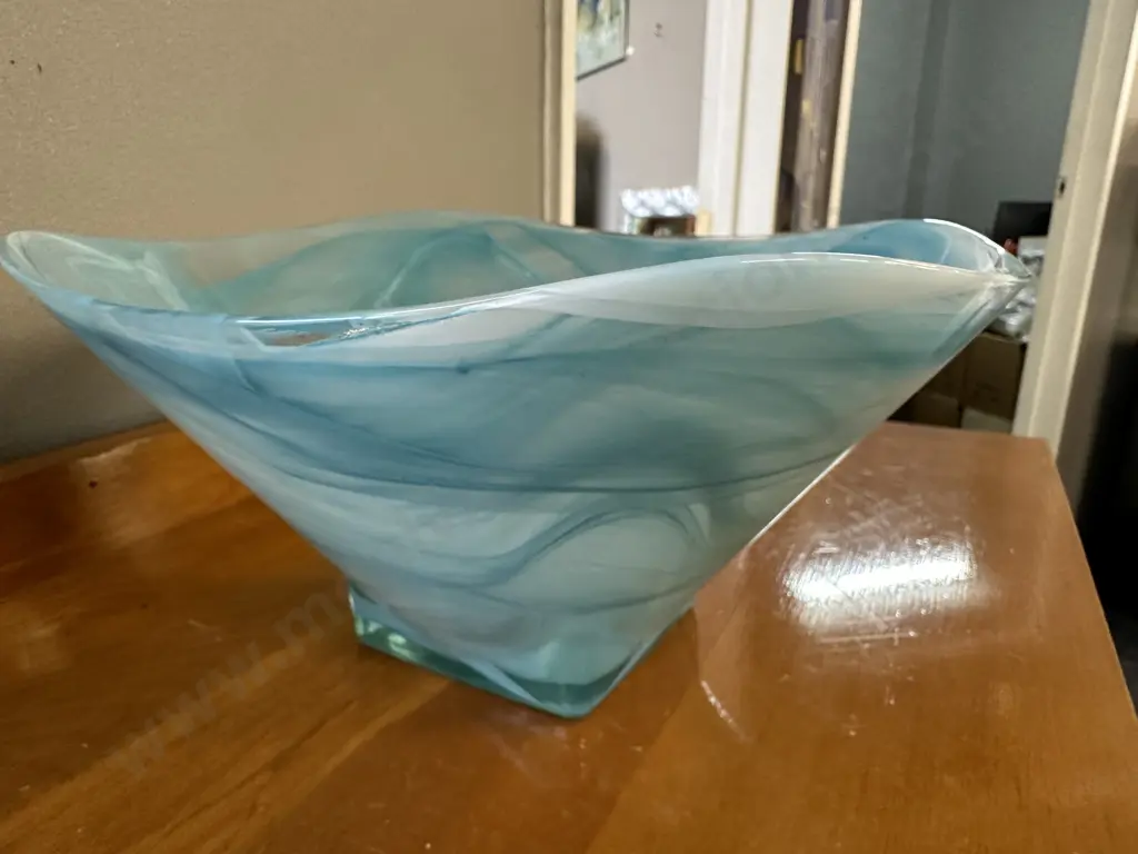 Stunning Art Glass Bowl H14, Diam29cm. Image 1++