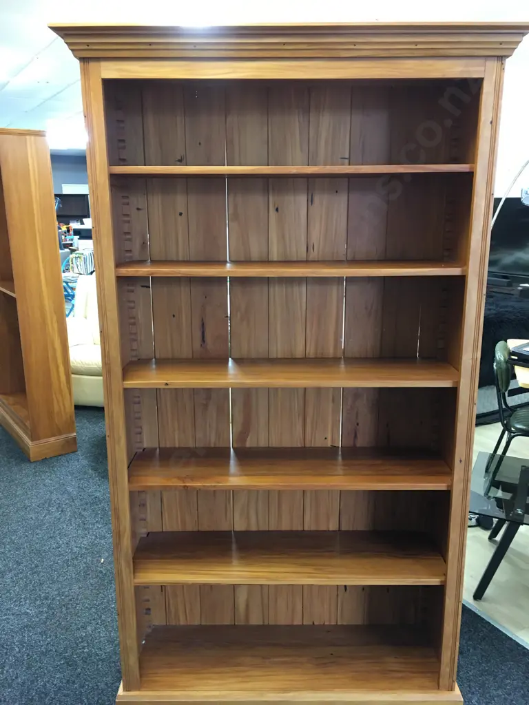 Rimu Bookcase, 5 Adjustable Shelves, T&G Back. H190 W110 D35cm Image 1++