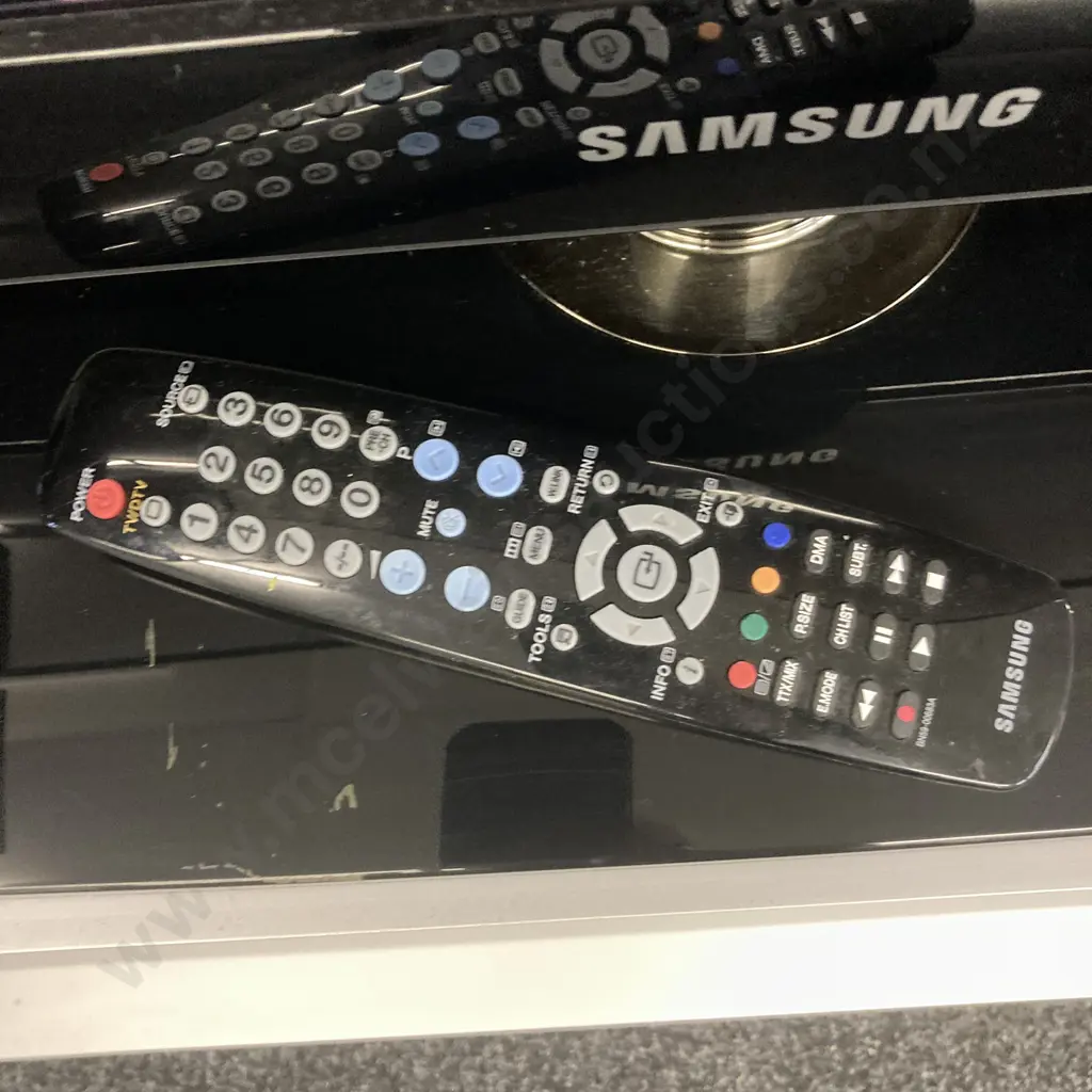 Samsung 50" Full HD Plasma TV PS50A550s1F With Remote Control & Grey TV Stand With Glass Shelf Image 1++