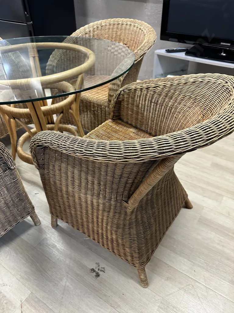 Vintage Rattan 5 Piece Dining Suite With a Round Glass Topped Table (72 x 106cm) Image 1++