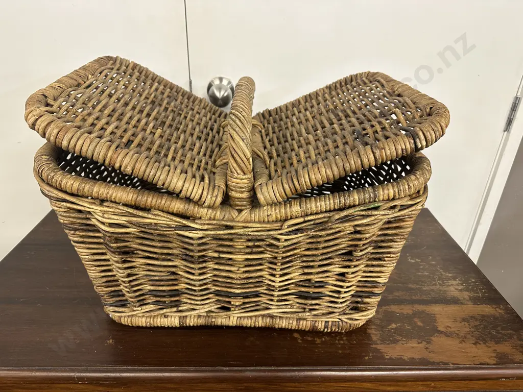 Picnic Hamper Double Opening H27,W60cm. Image 1++