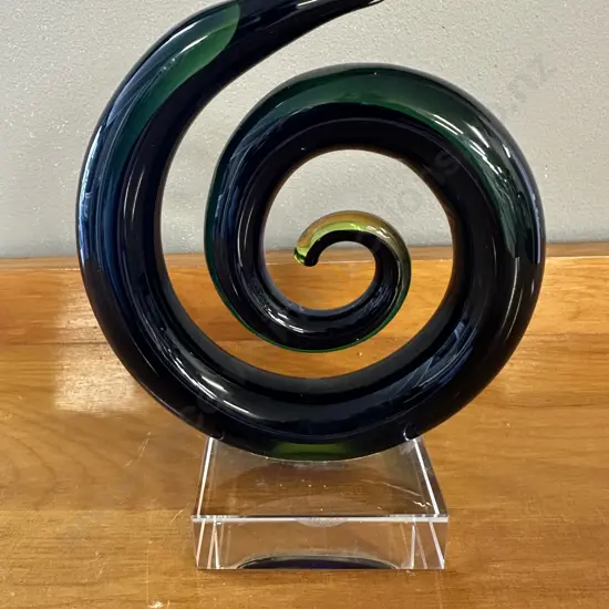 Signature Style By Murphys New Zealand Glass Swirl Sculpture