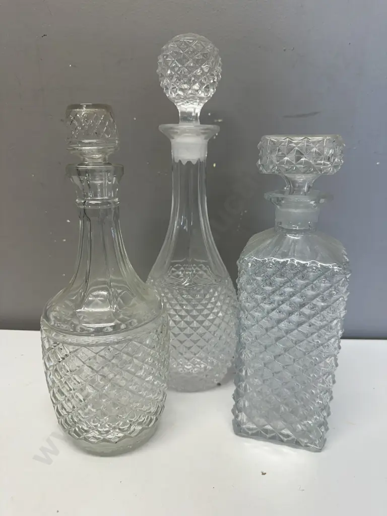 Vintage Decanters x 3 Image 1++