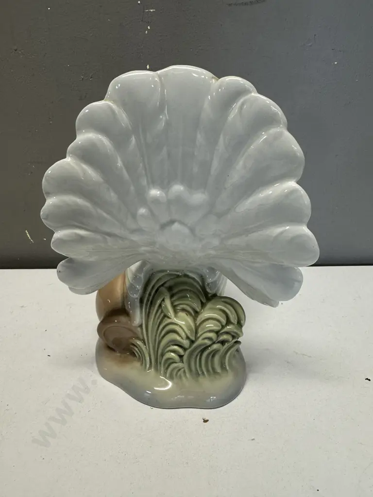 Fantail Dove Figurine H21cm. Image 1++