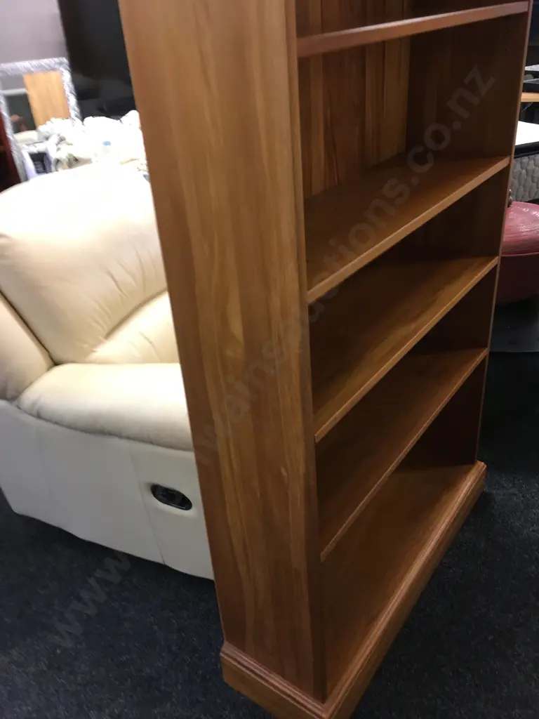 Rimu Bookcase, 1 Fixed & 4 Adjustable Shelves, T&G Back. H190 W91 D29cm Image 1++