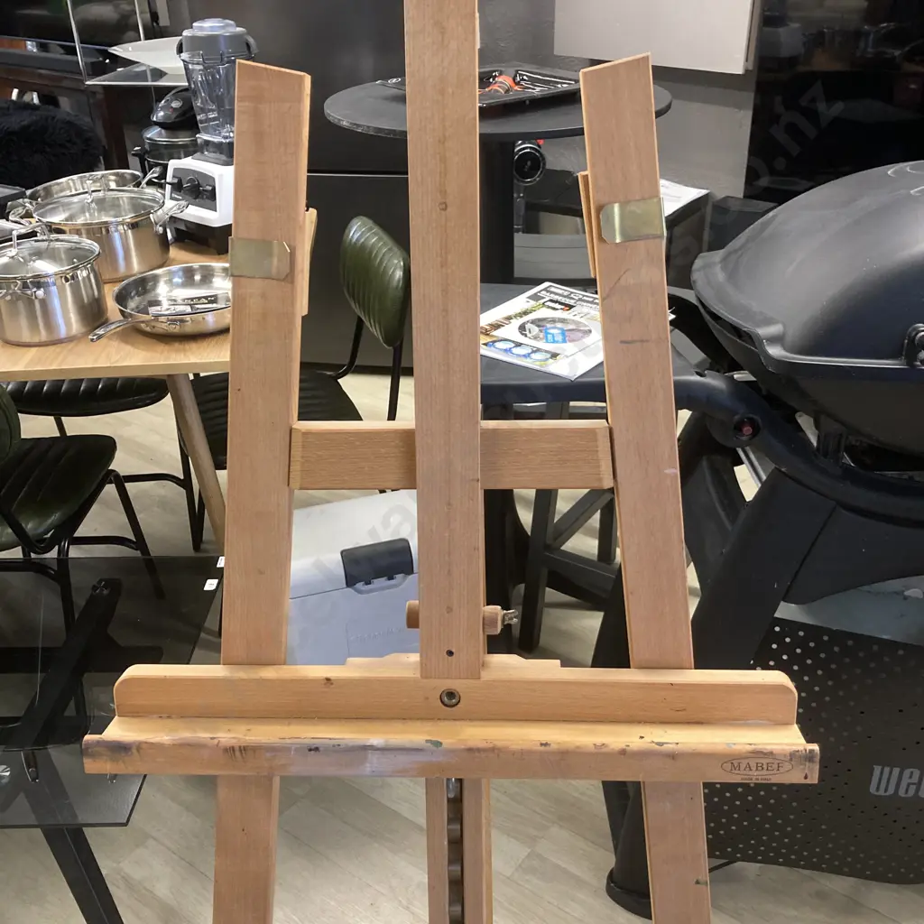 MABEF Italy Beechwood Adjustable Easel Image 1++