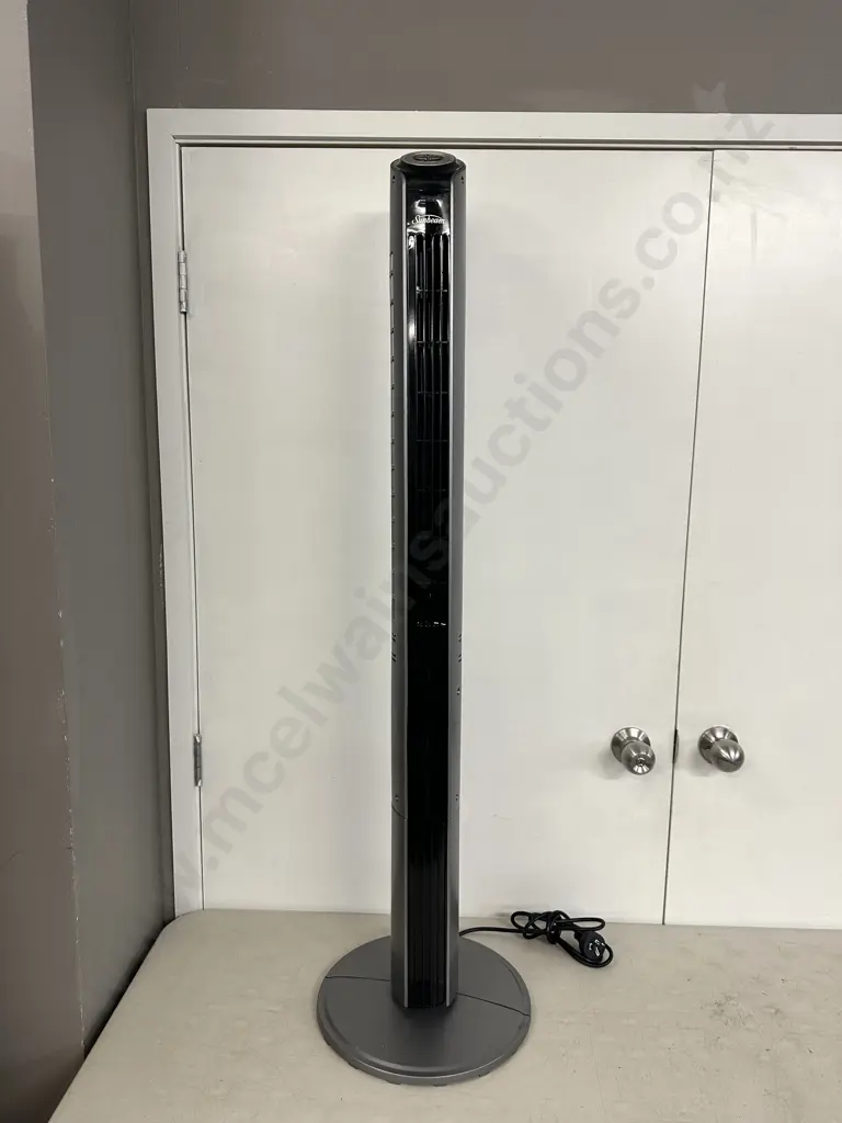 Sunbeam 121cm Tower Fan Model FA7550 (No Remote) Image 1++