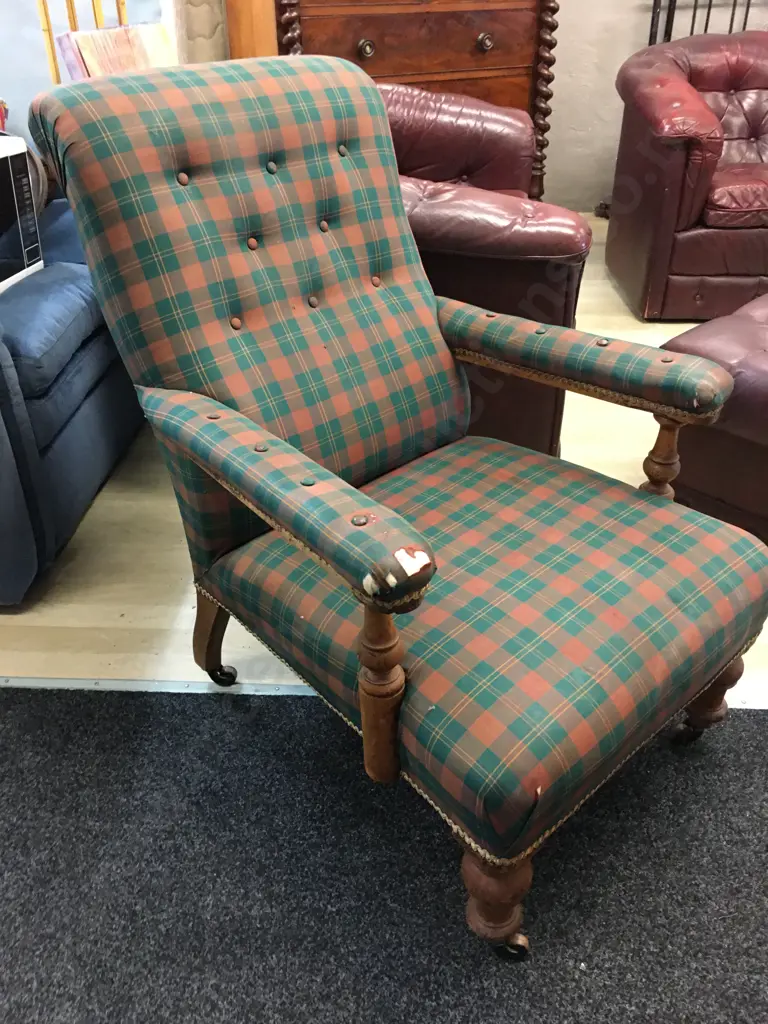 Deep Seated Button Backed Armchair (Fabric As Found) Image 1++