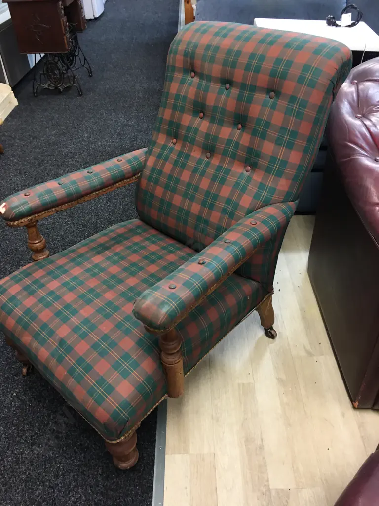 Deep Seated Button Backed Armchair (Fabric As Found) Image 1++