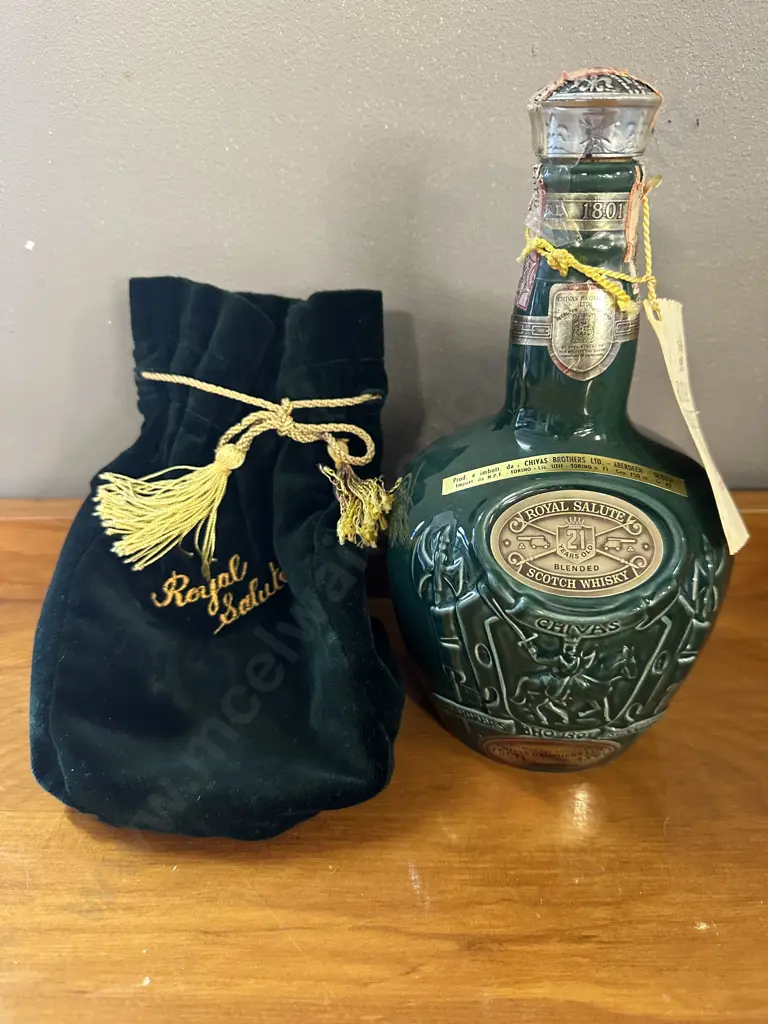 Chivas Royal Salute 21 Year Old Scotch Whisky Empty Bottle, Spode Green Ceramic with Velvet Drawstring Bag & Tag Image 1++