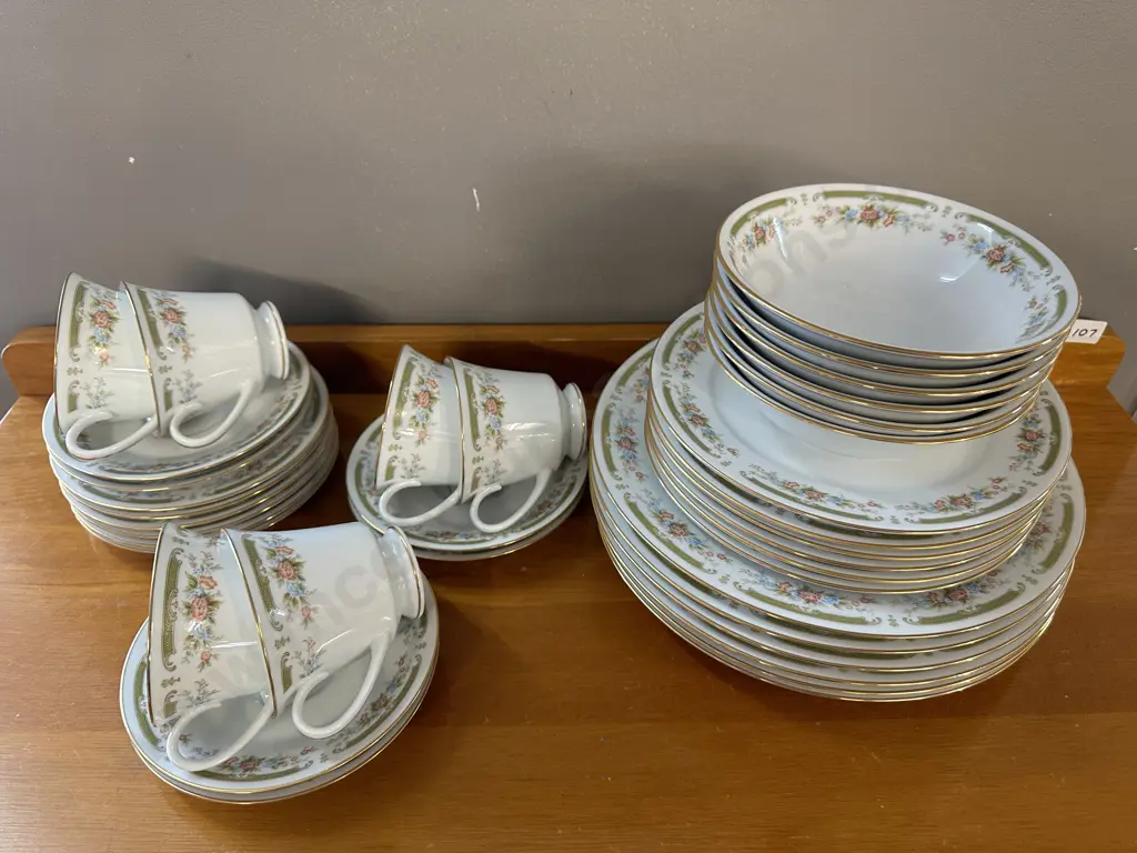 Noritake Dinnerware 'Nashville' Image 1++