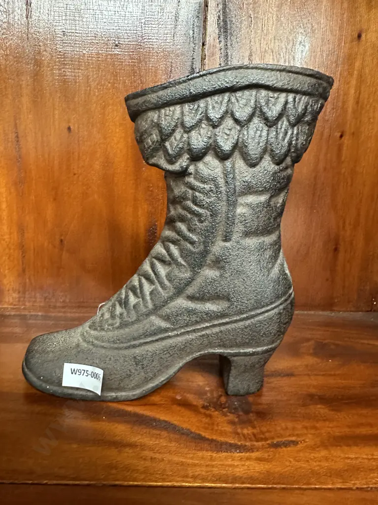 Cast Iron Boot Door Stop 17 x 16cm Image 1++