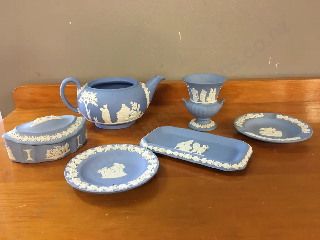 Selection Of Blue & White Wedgwood Items Image 1++