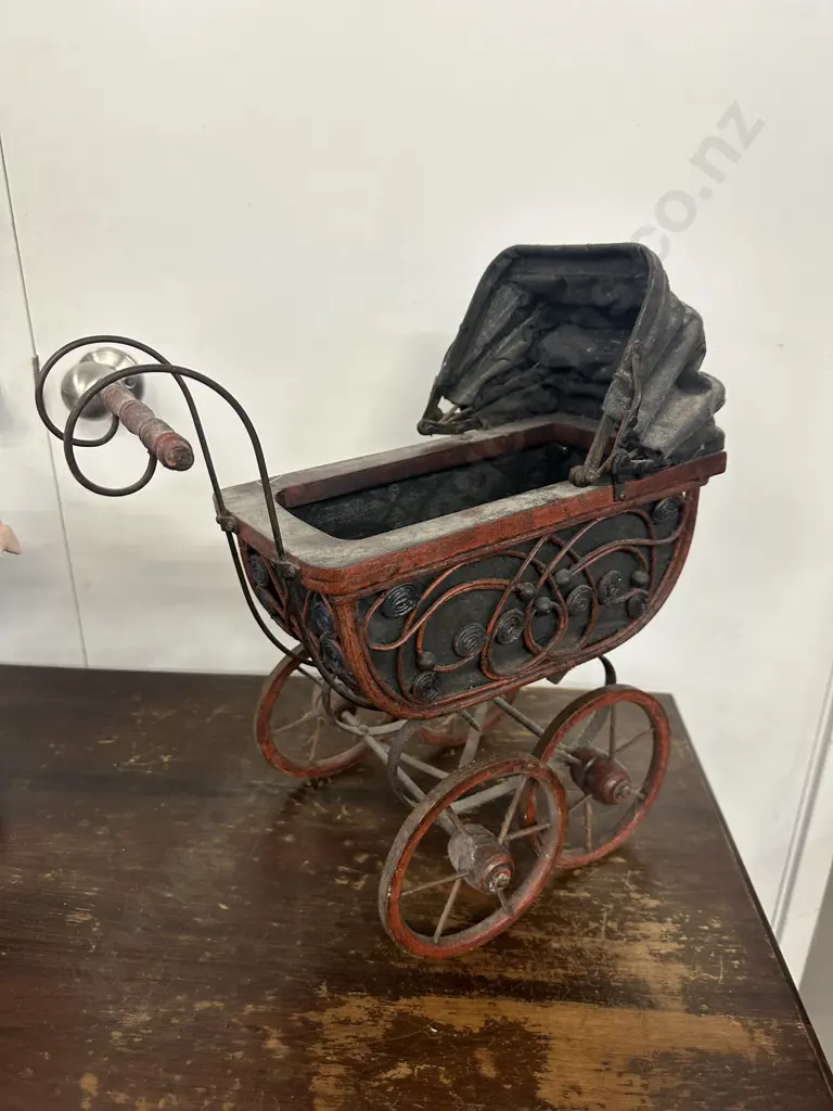  Vintage Dolls Pram Image 1++