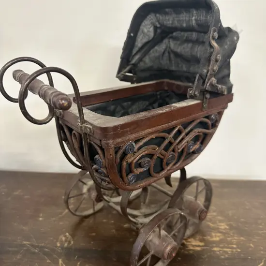  Vintage Dolls Pram
