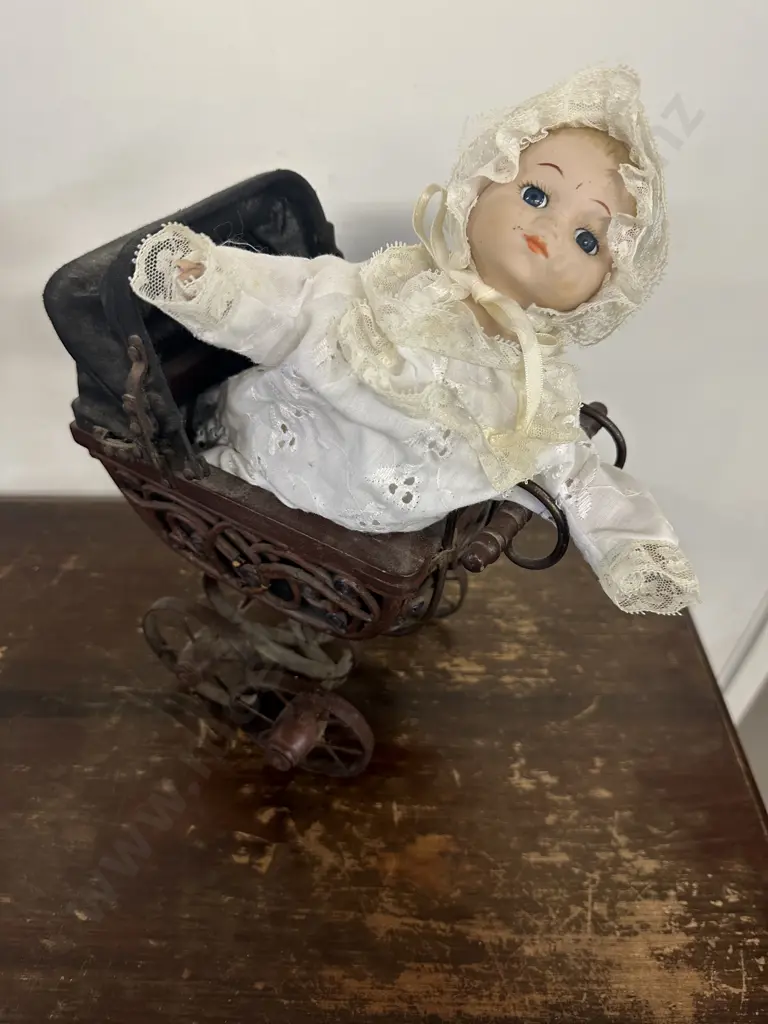 Vintage Dolls Pram & Porcelain Doll Image 1++