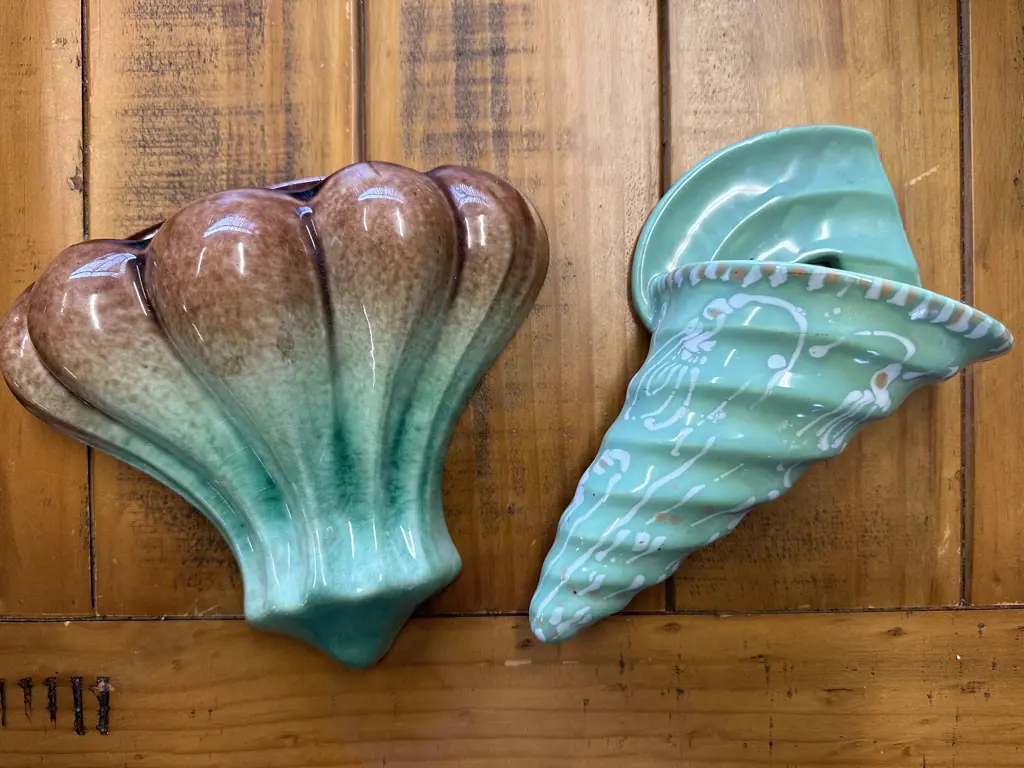 Vintage Beswick Wall Pocket #433 & Mid Century  'Pates' Potteries Sydney Wall Sconce (af) Image 1++