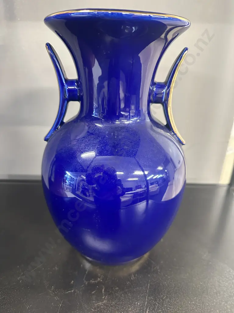 Chokin Art Colbalt Blue Vase With Gold Detail Double Handled H26cm. Image 1++