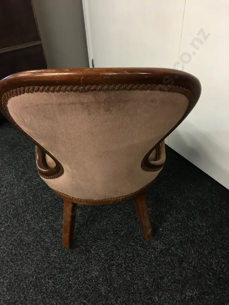 Mahogany Button Back Nursing Chair. H78cm Image 1++