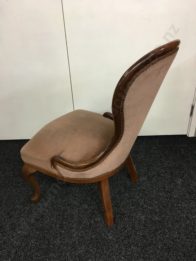 Mahogany Button Back Nursing Chair. H78cm Image 1++