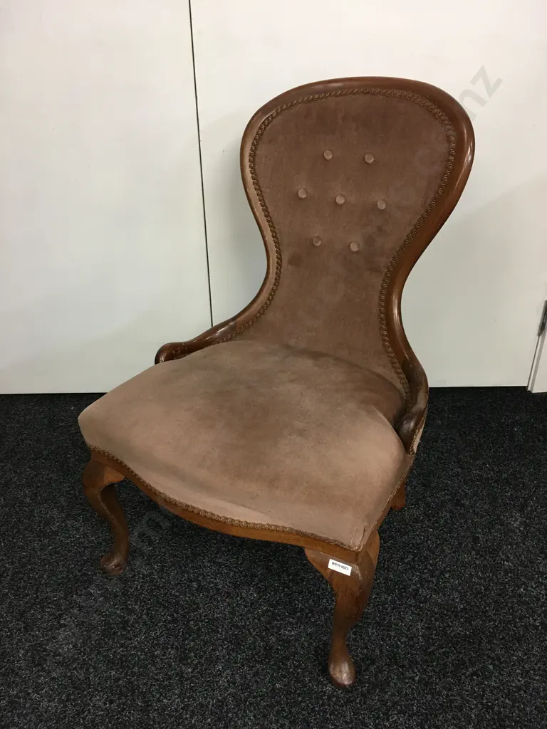 Mahogany Button Back Nursing Chair. H78cm Image 1++