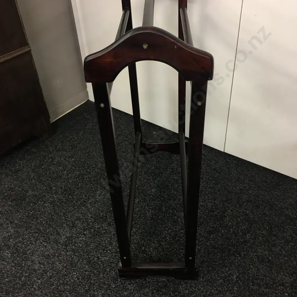 Wooden Freestanding Towel Rail. H80 W64 D25cm Image 1++