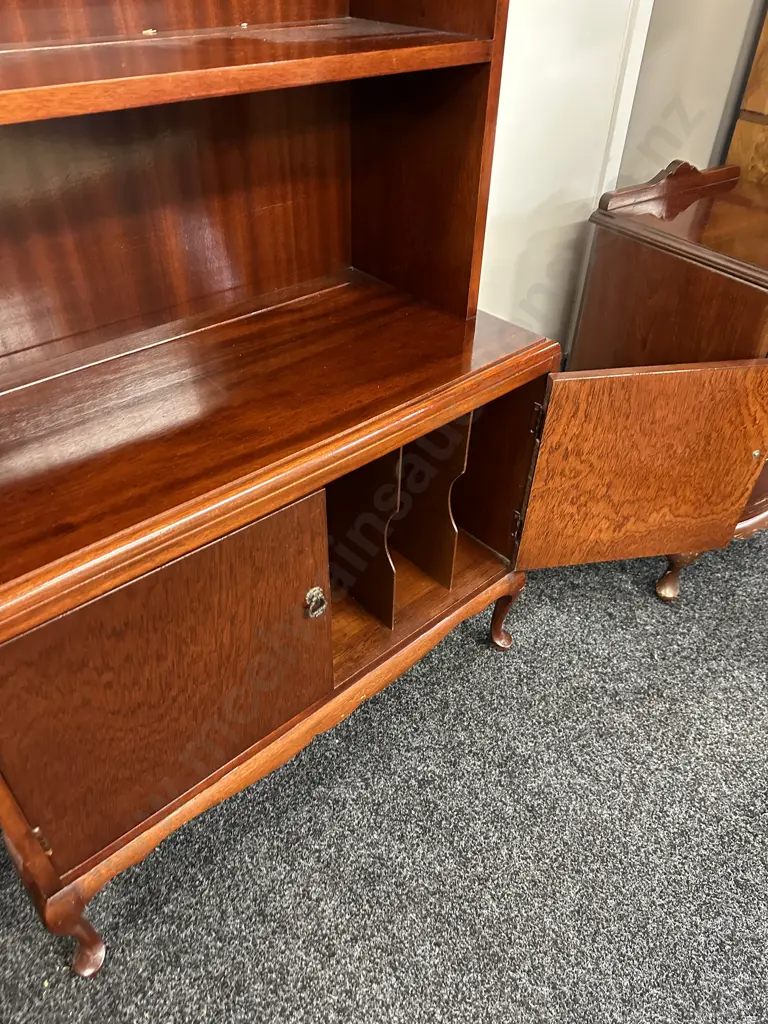 Queen Anne Mahogany Wall Unit Two Door Two Shelves Cabriole Legs H145,W80,D37cm. Image 1++