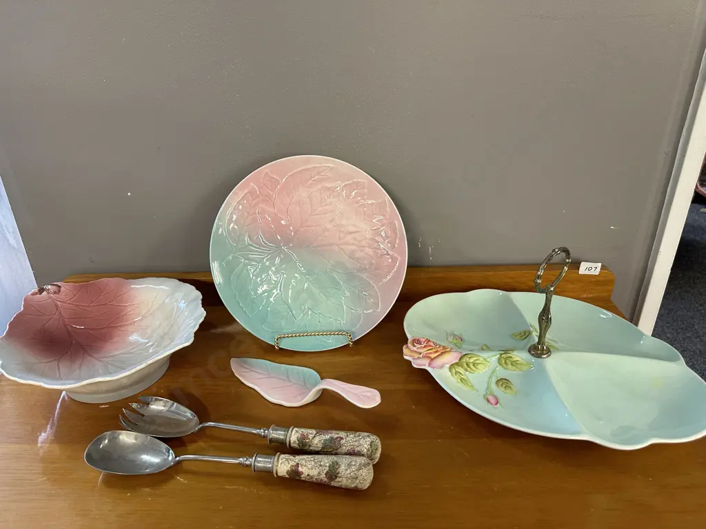 Selection of Royal Winton Ware & Servers Image 1++