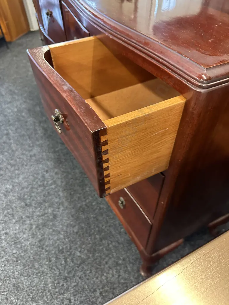 Mahogany Queen Anne Lowboy Eight Drawer H94,W126,D43cm. Image 1++