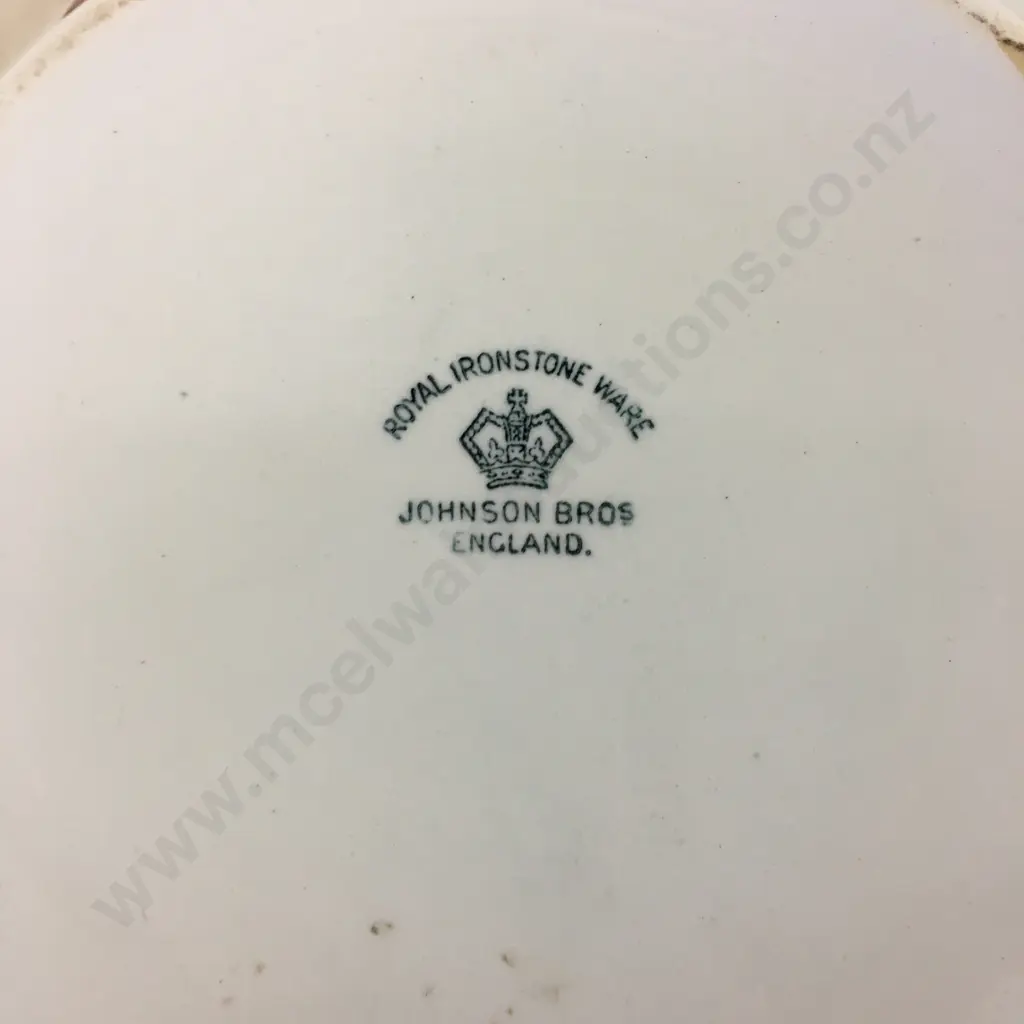 Johnson Bros Royal Ironstone Ware Chamber Pot H13, Dia22cm. Image 1++